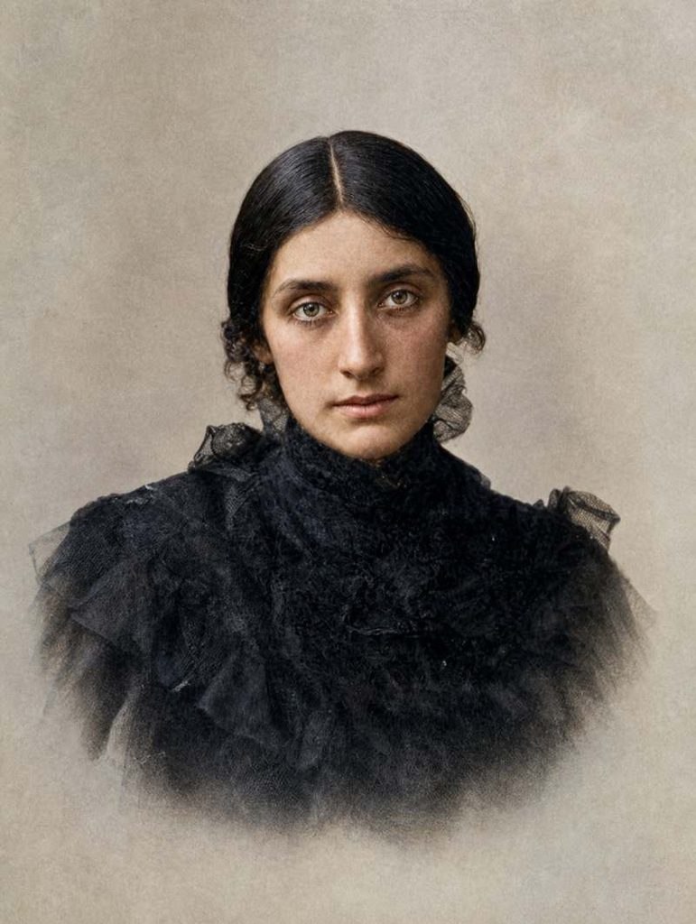 брюнетка